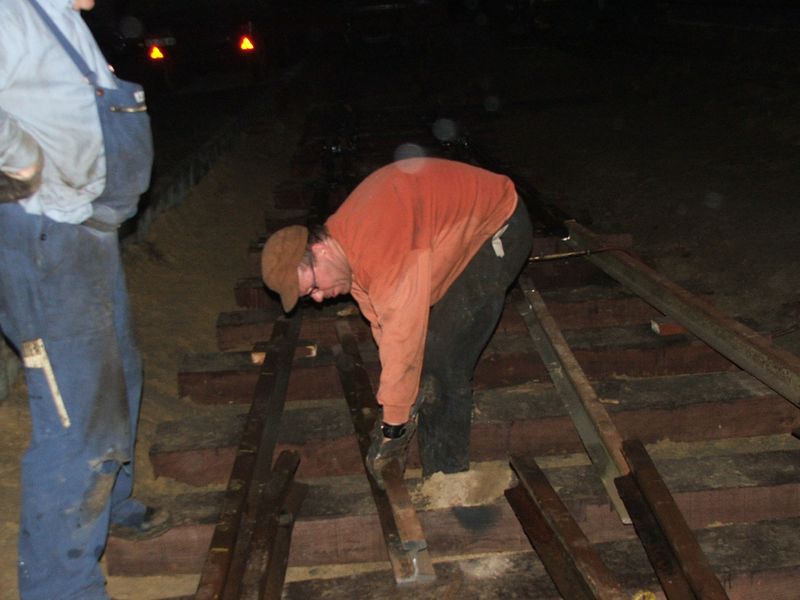 2009-09-30, Museumsbahn Weichenbau78.JPG